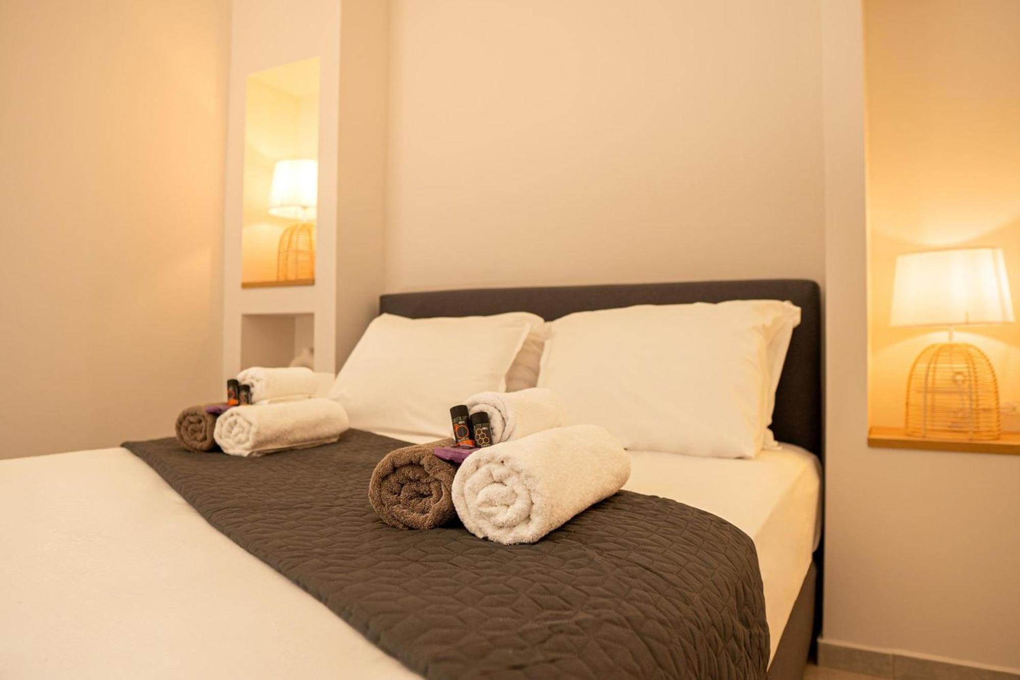 Olive Grove Maisonettes And Apts *